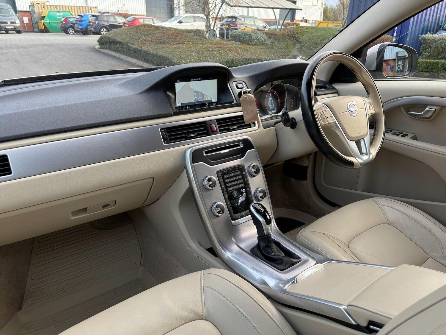 Used Volvo V70 2015 for sale - 76673154: Photo 6