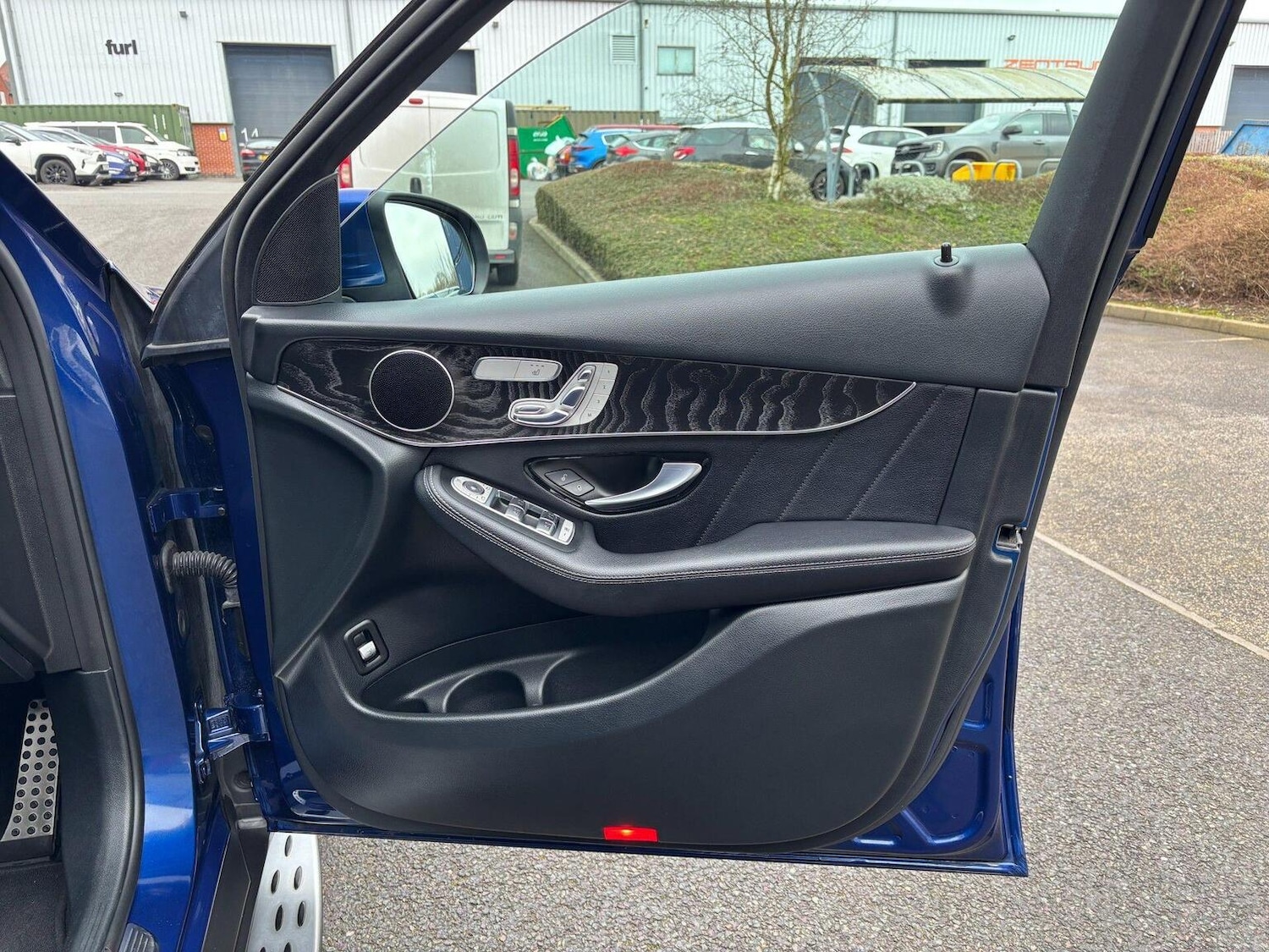 Used Mercedes-Benz GLC 2018 for sale - 77721365: Photo 32