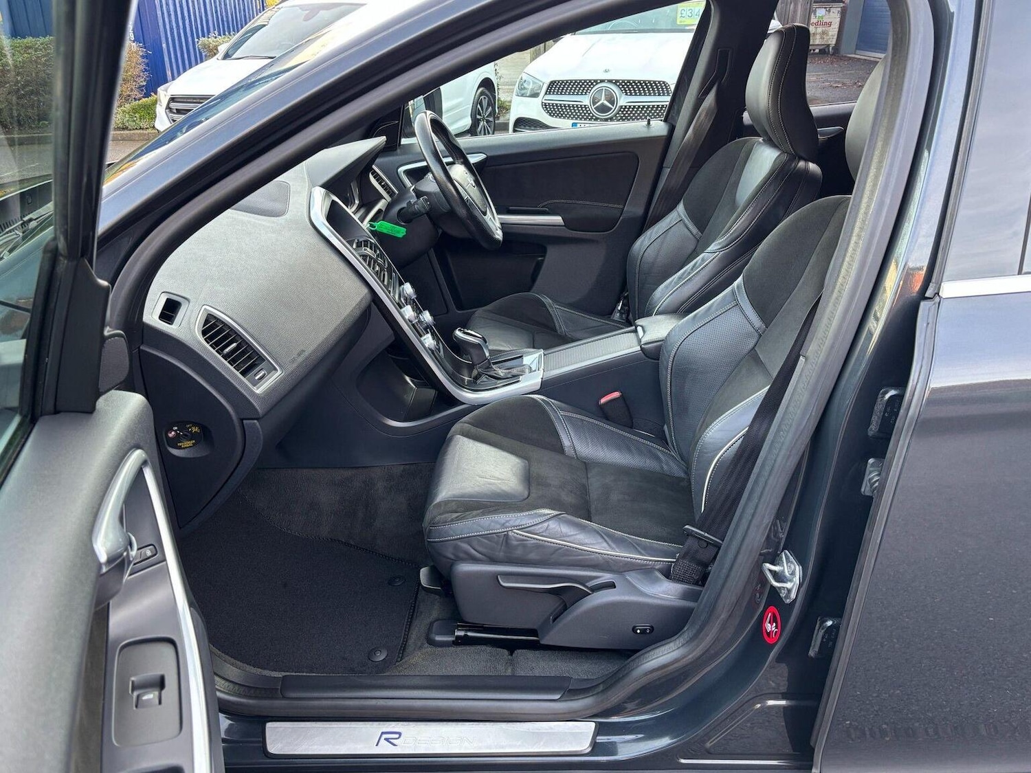 Used Volvo XC60 2015 for sale - 76941813: Photo 25