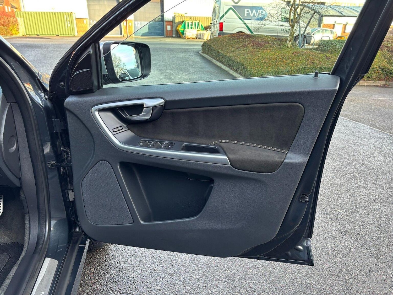 Used Volvo XC60 2015 for sale - 76941813: Photo 34