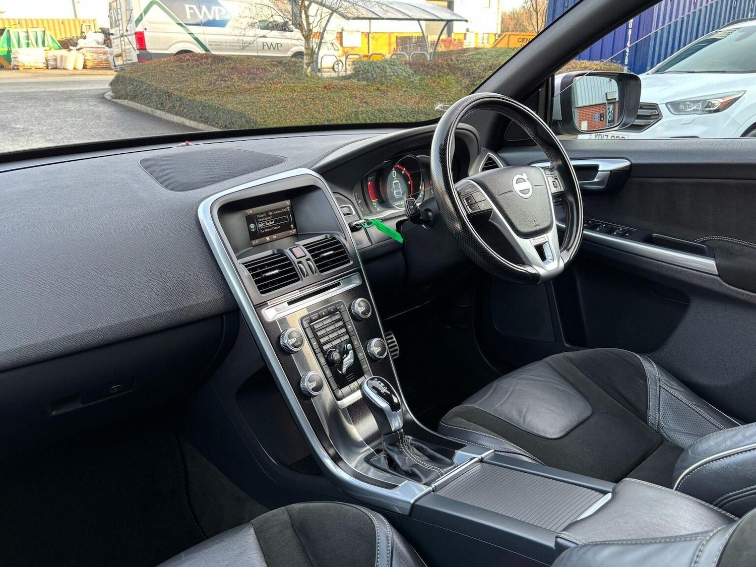 Used Volvo XC60 2015 for sale - 76941813: Photo 6