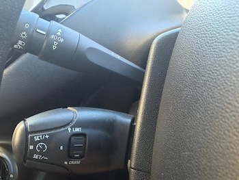 Used Peugeot 208 2013 for sale - 79605214: Photo