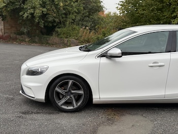 Used Volvo V40 2013 for sale - 79144853: Photo