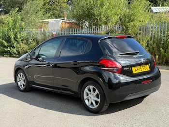 Used Peugeot 208 2015 for sale - 78886622: Photo