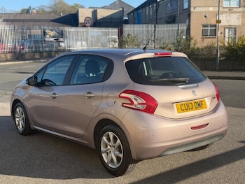 Used Peugeot 208 2013 for sale - 78886730: Photo