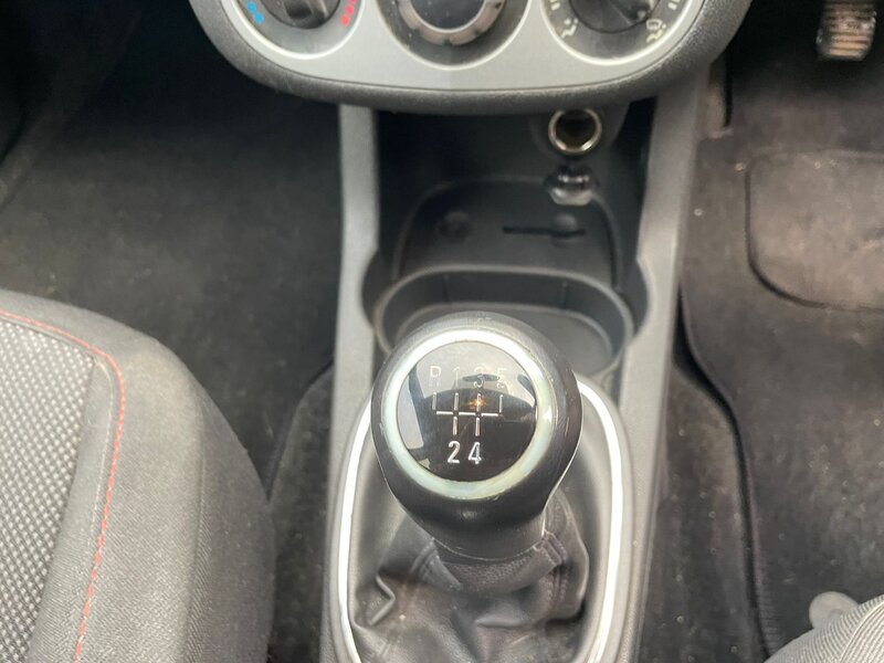 Used Vauxhall Corsa 2010 for sale - 77037161: Photo 10