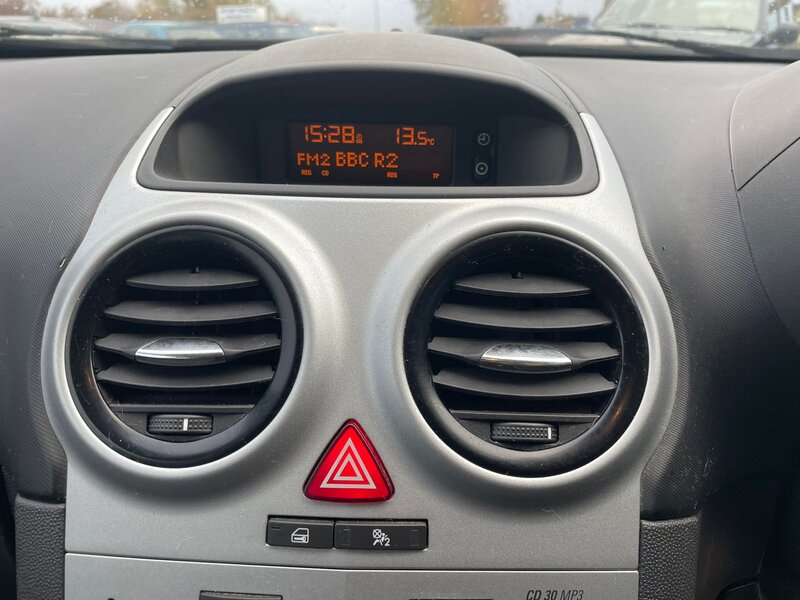 Used Vauxhall Corsa 2010 for sale - 77037161: Photo 12