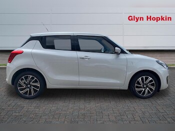Used Suzuki Swift 2023 for sale - 79383555: Photo