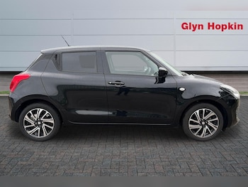 Used Suzuki Swift 2022 for sale - 79383582: Photo