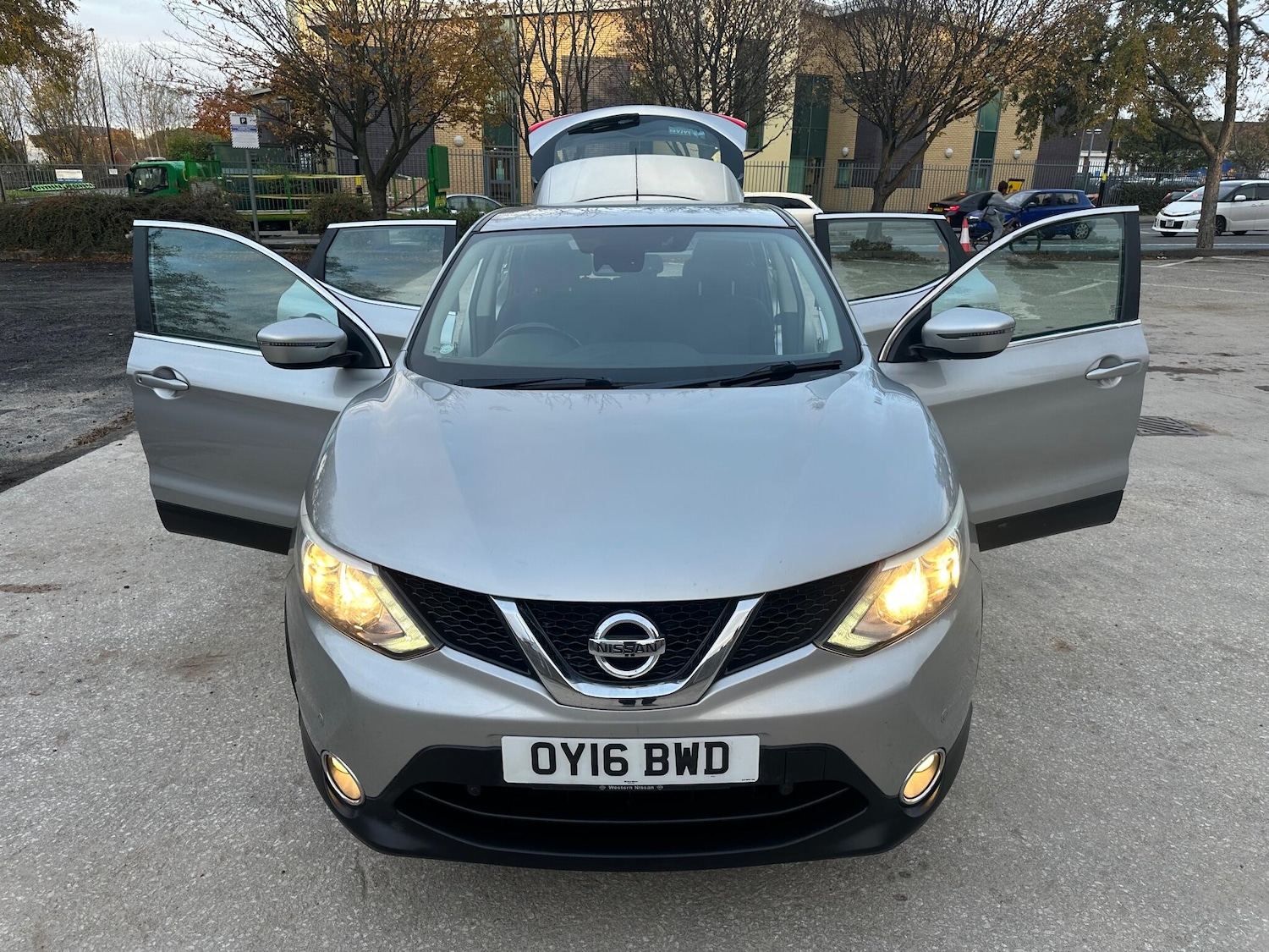 Used Nissan Qashqai 2016 for sale - 76388704: Photo 9