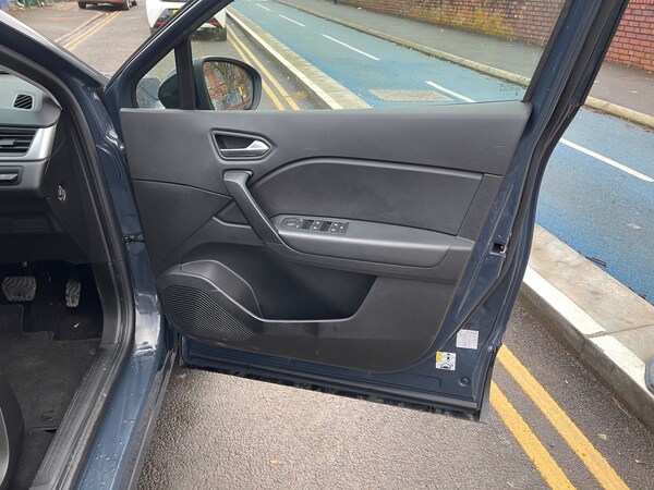 Used Renault Captur 2023 for sale - 74915223: Photo 9