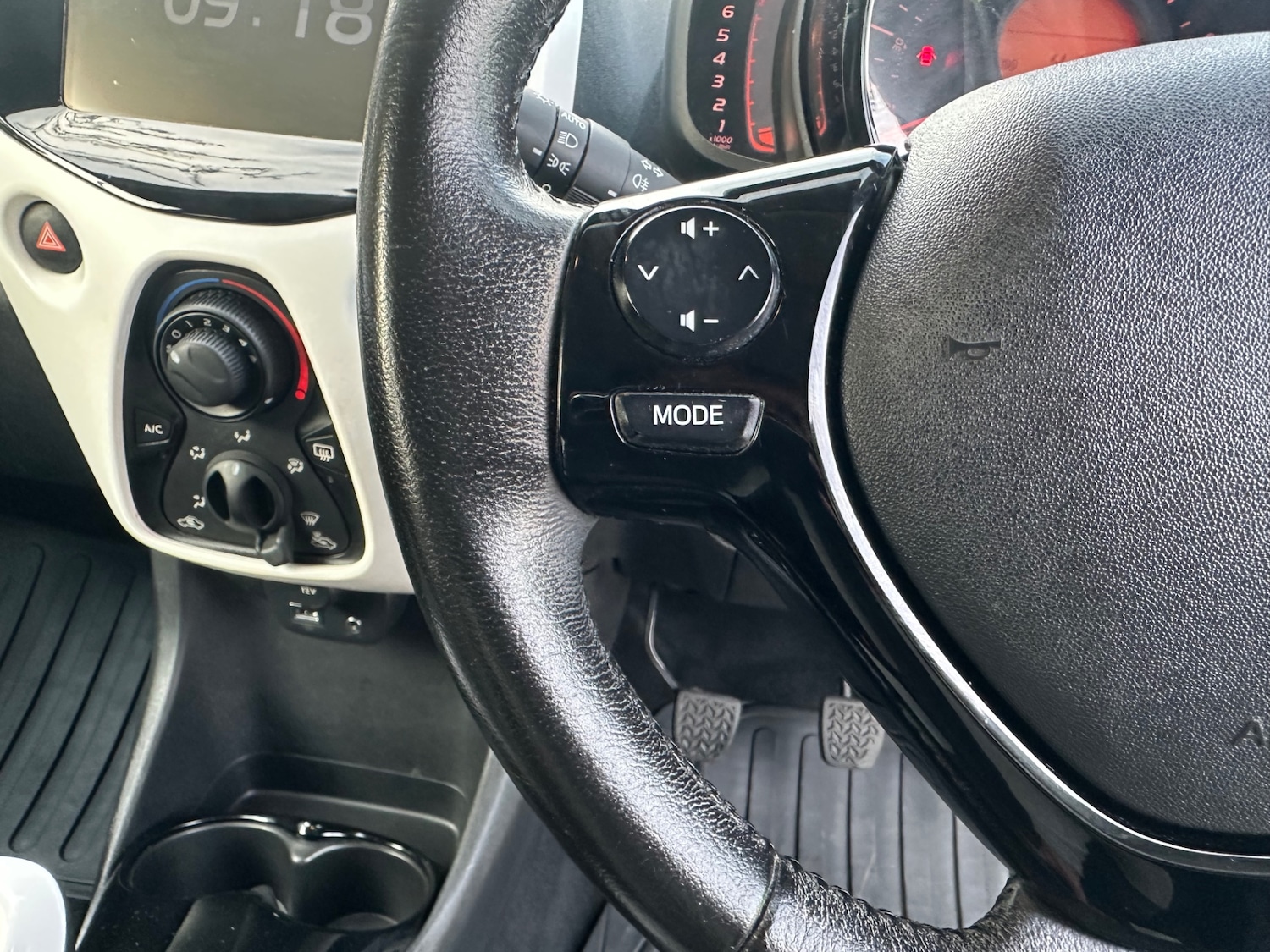 Used Peugeot 108 2017 for sale - 76194772: Photo 18