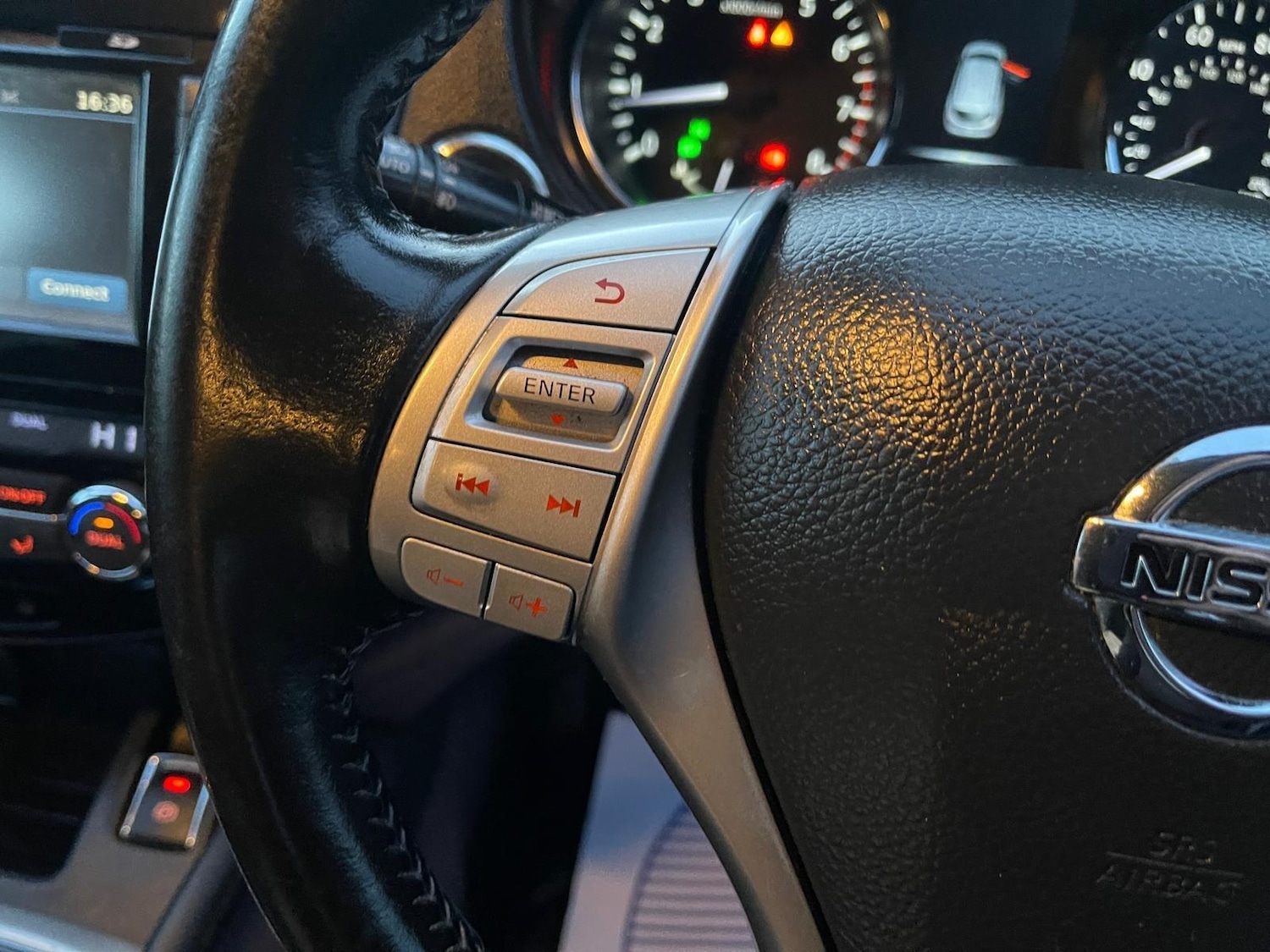 Used Nissan Qashqai for sale - 77671661: Photo 12