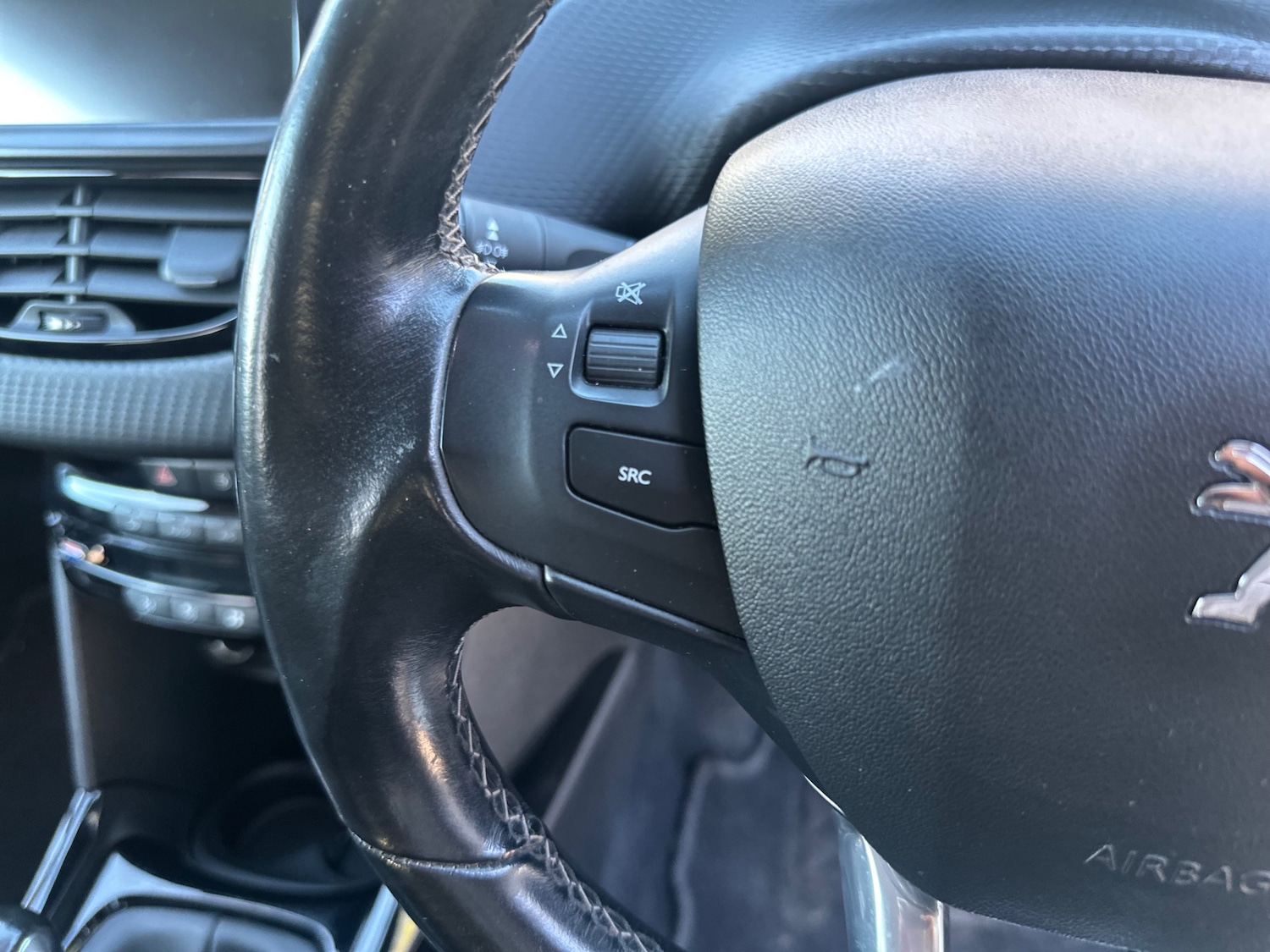 Used Peugeot 2008 2018 for sale - 76194222: Photo 10