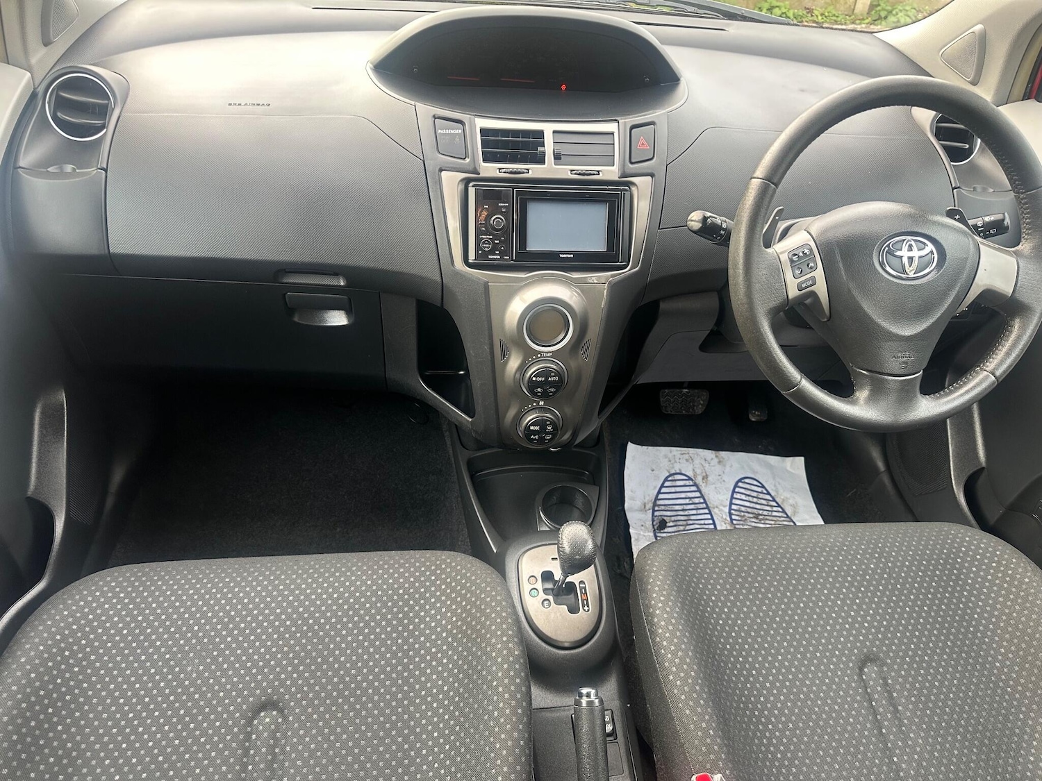 Used Toyota Yaris 2011 for sale - 76714464: Photo 10