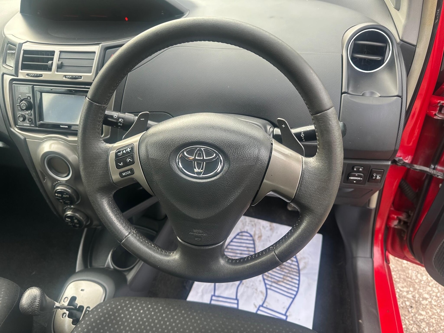 Used Toyota Yaris 2011 for sale - 76714464: Photo 30