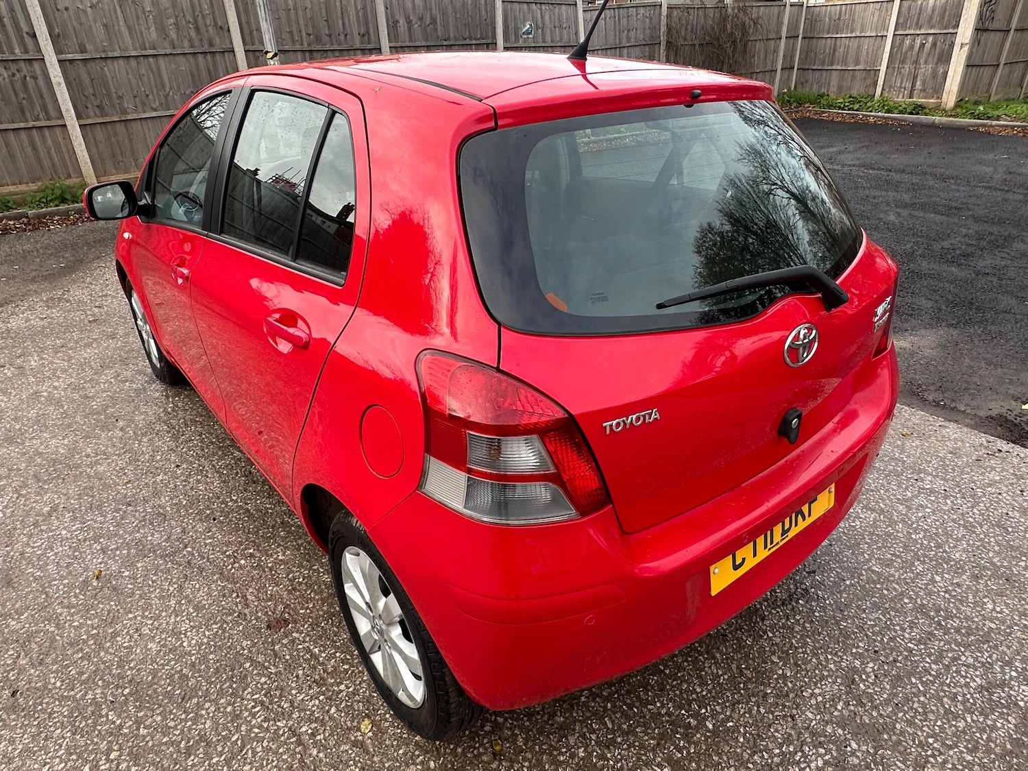 Used Toyota Yaris 2011 for sale - 76714464: Photo 4
