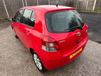 Used Toyota Yaris 2011 for sale - 76714464: Photo