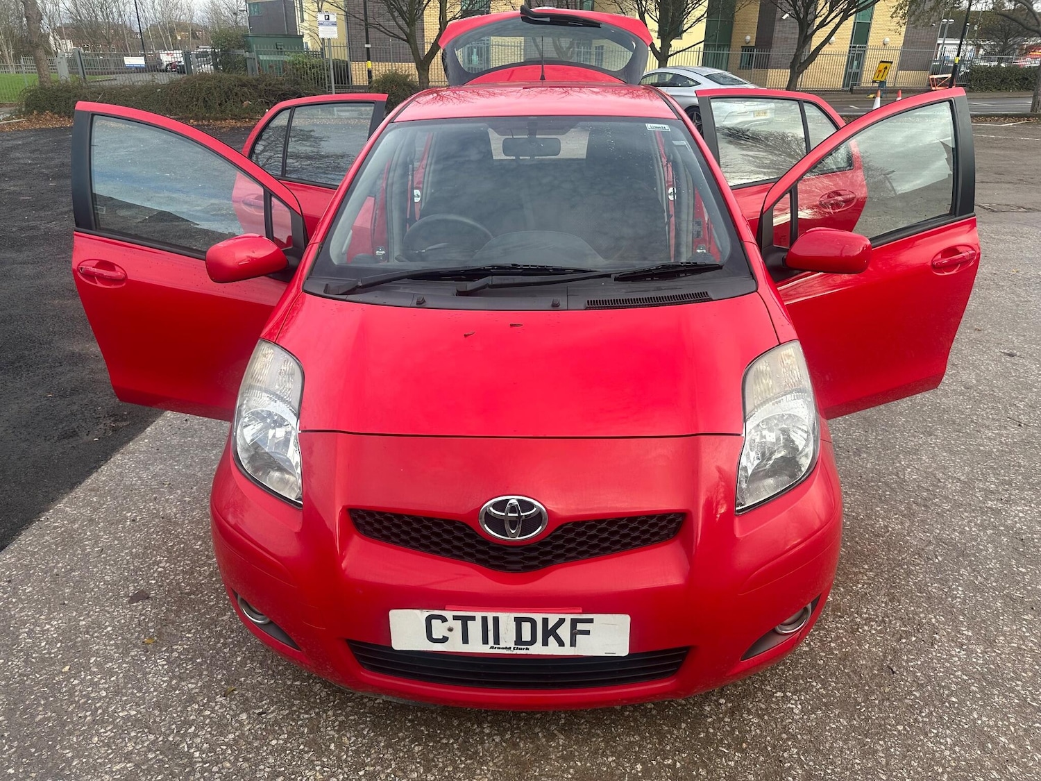 Used Toyota Yaris 2011 for sale - 76714464: Photo 5