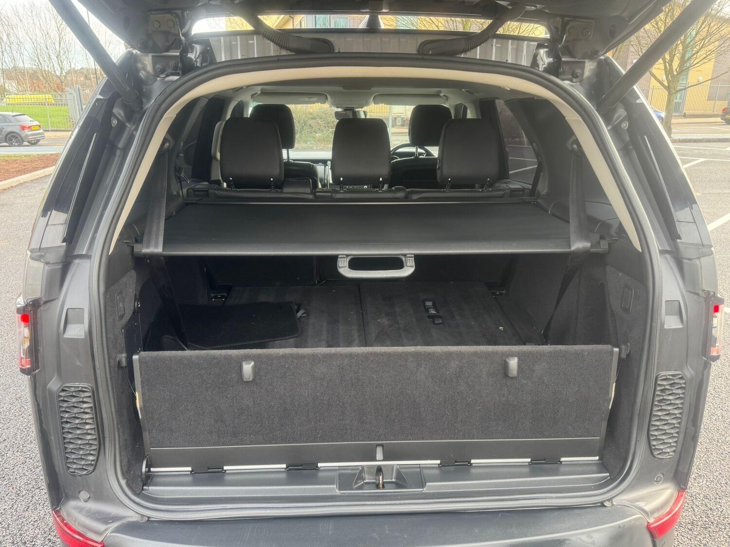 Used Land Rover Discovery 2017 for sale - 77838481: Photo 23