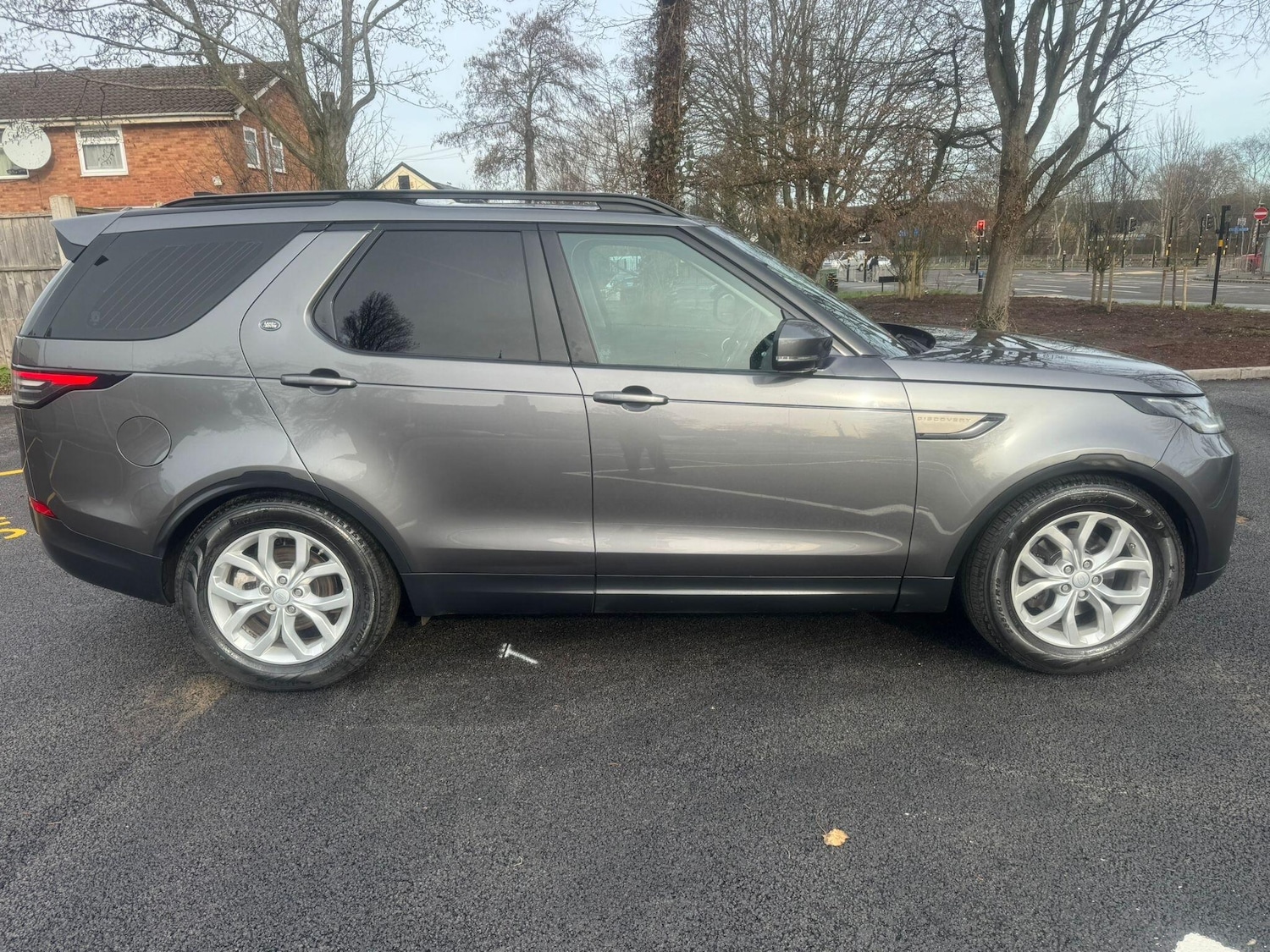 Used Land Rover Discovery 2017 for sale - 77838481: Photo 4