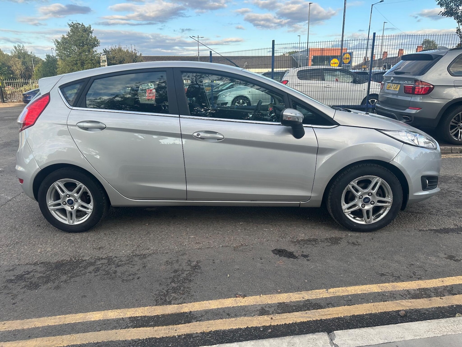 Used Ford Fiesta 2014 for sale - 76644958: Photo 3