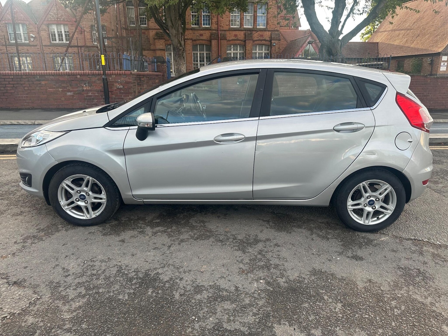 Used Ford Fiesta 2014 for sale - 76644958: Photo 7