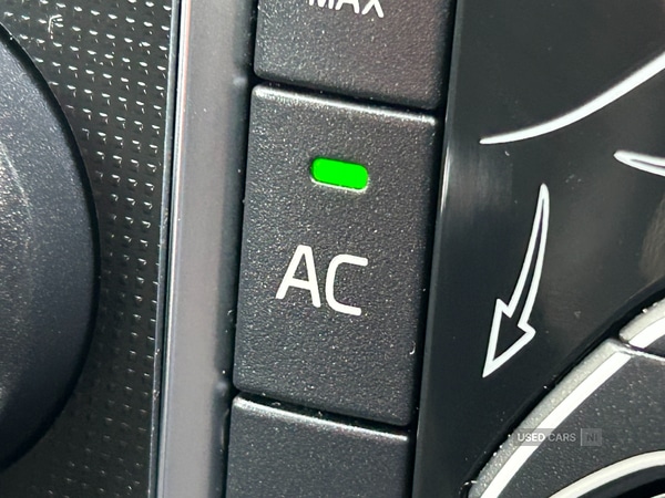 Used Volvo V40 2015 for sale - 76574172: Photo 30