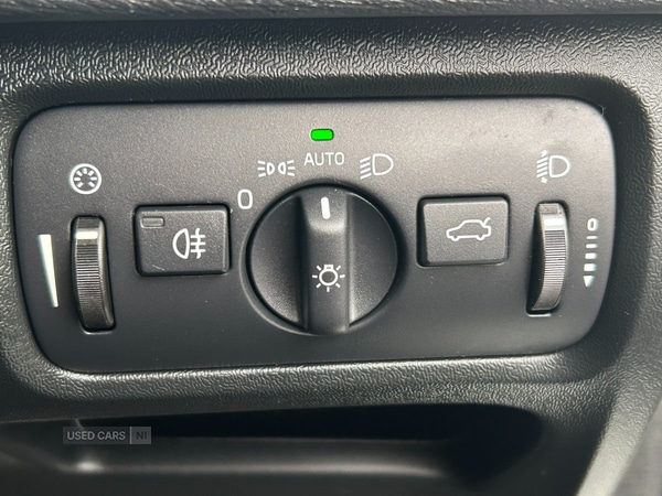 Used Volvo V40 2015 for sale - 76574172: Photo 31