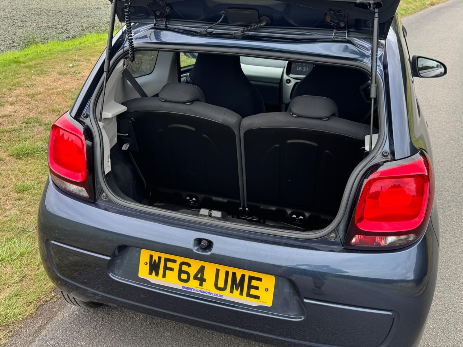 Vehicle 28
