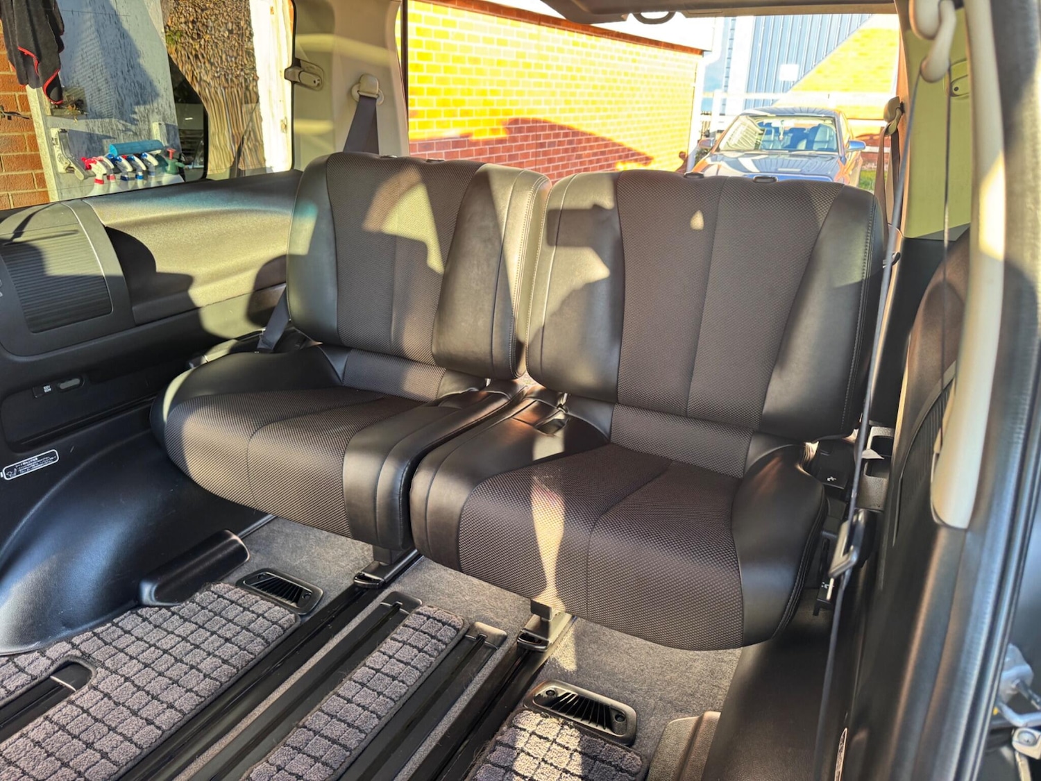 Used Nissan Elgrand for sale - 76714367: Photo 13