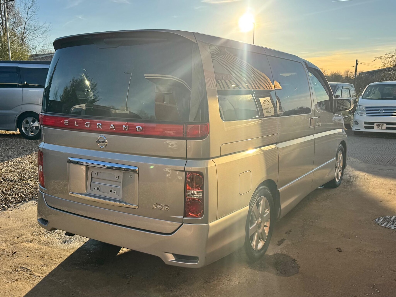 Used Nissan Elgrand for sale - 76714367: Photo 21