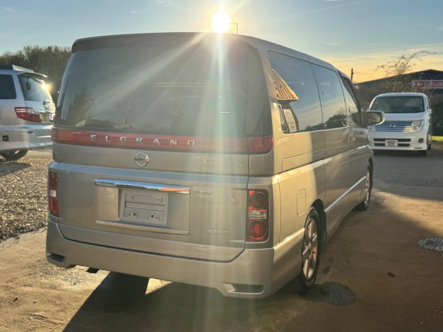 Used Nissan Elgrand for sale - 76714367: Photo 22