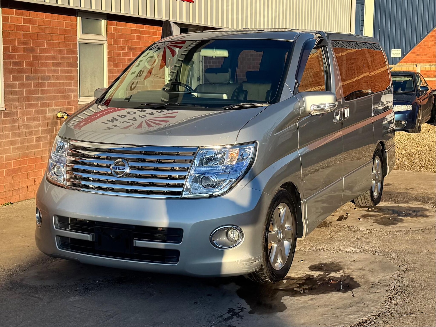 Used Nissan Elgrand for sale - 76714367: Photo 27