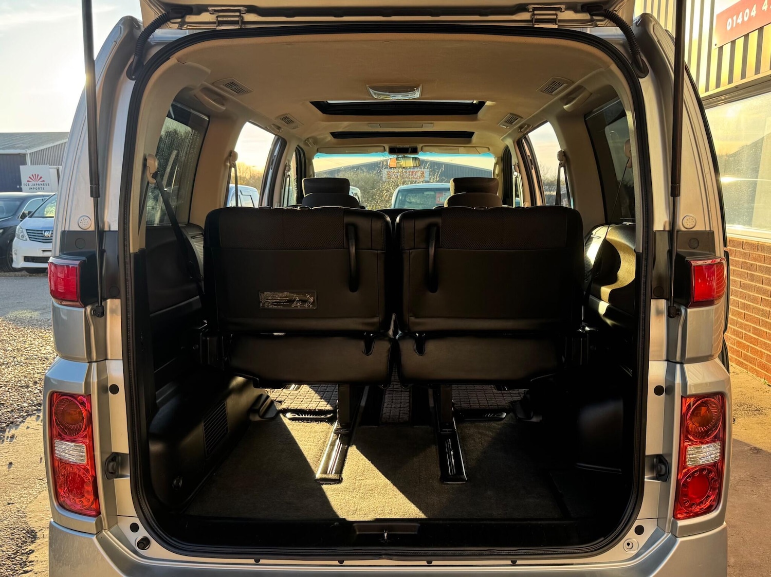 Used Nissan Elgrand for sale - 76714367: Photo 9