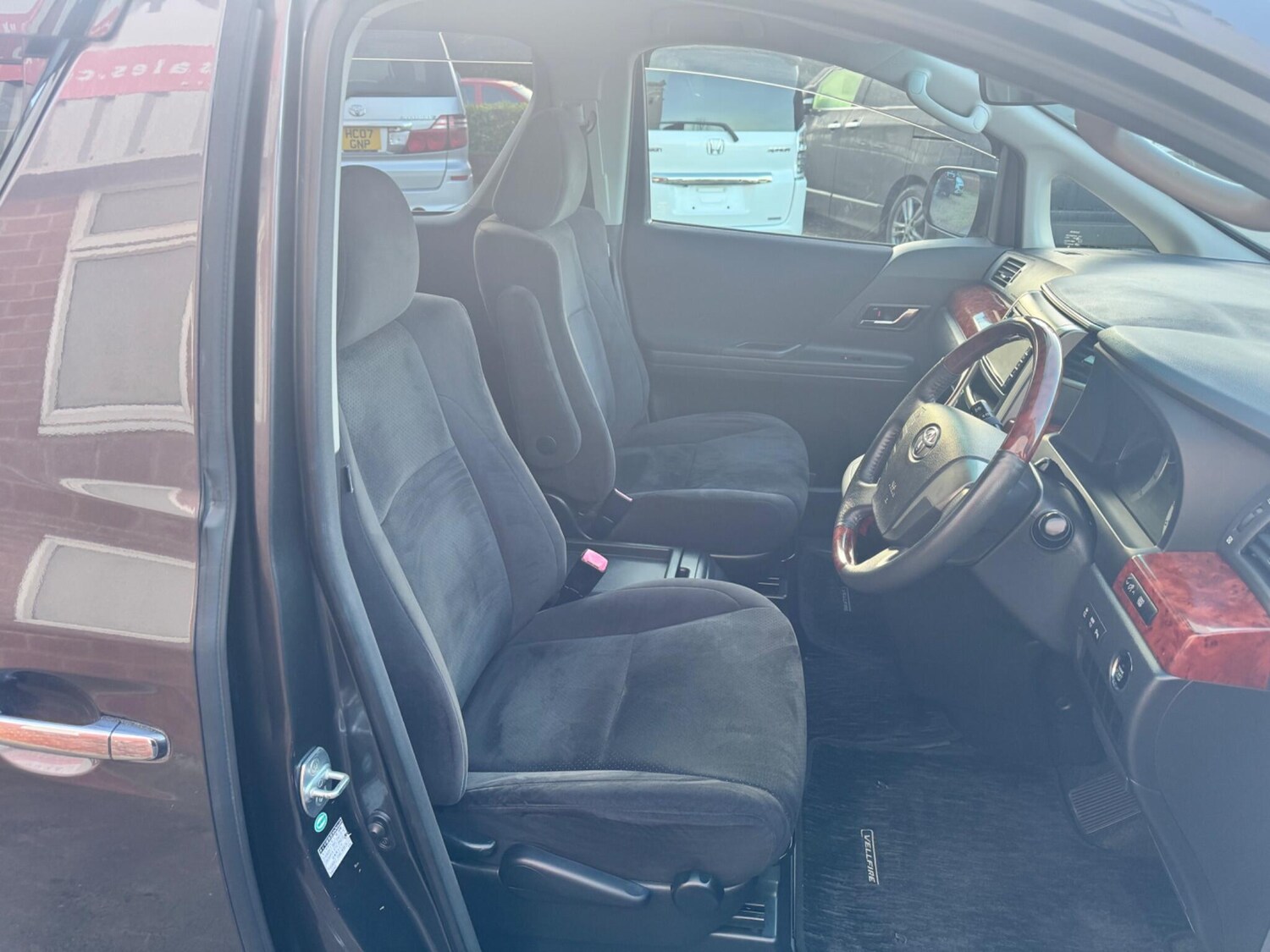 Used Toyota Vellfire for sale - 77934128: Photo 15