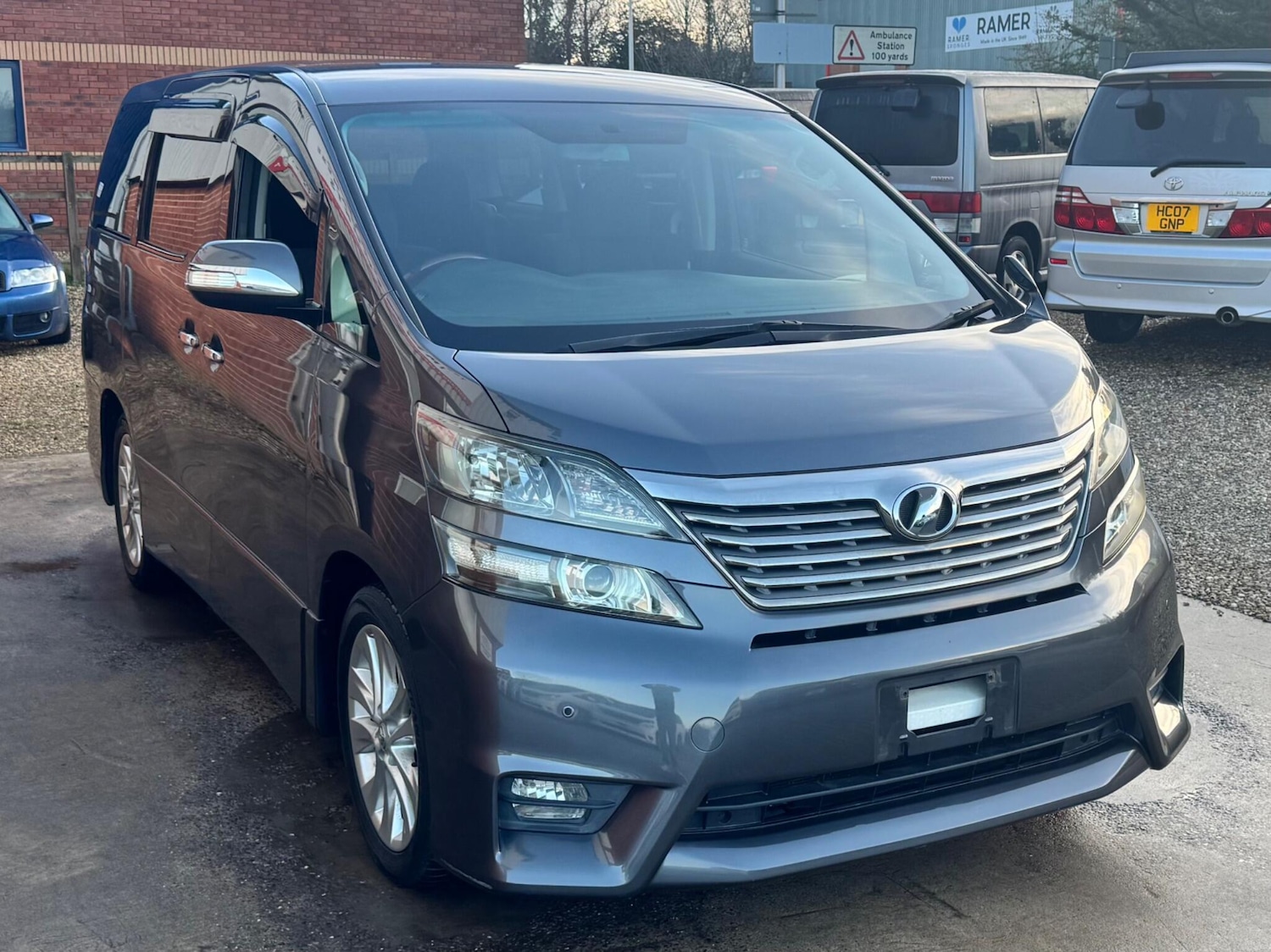 Used Toyota Vellfire for sale - 77934128: Photo 3