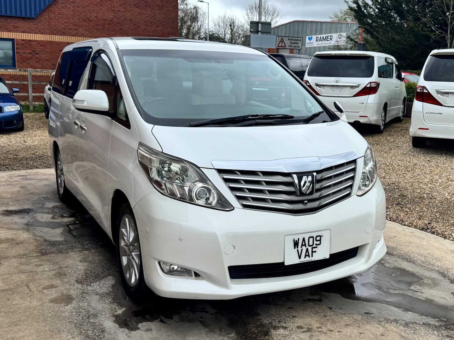Used Toyota Alphard 2022 for sale - 78128194: Photo 2