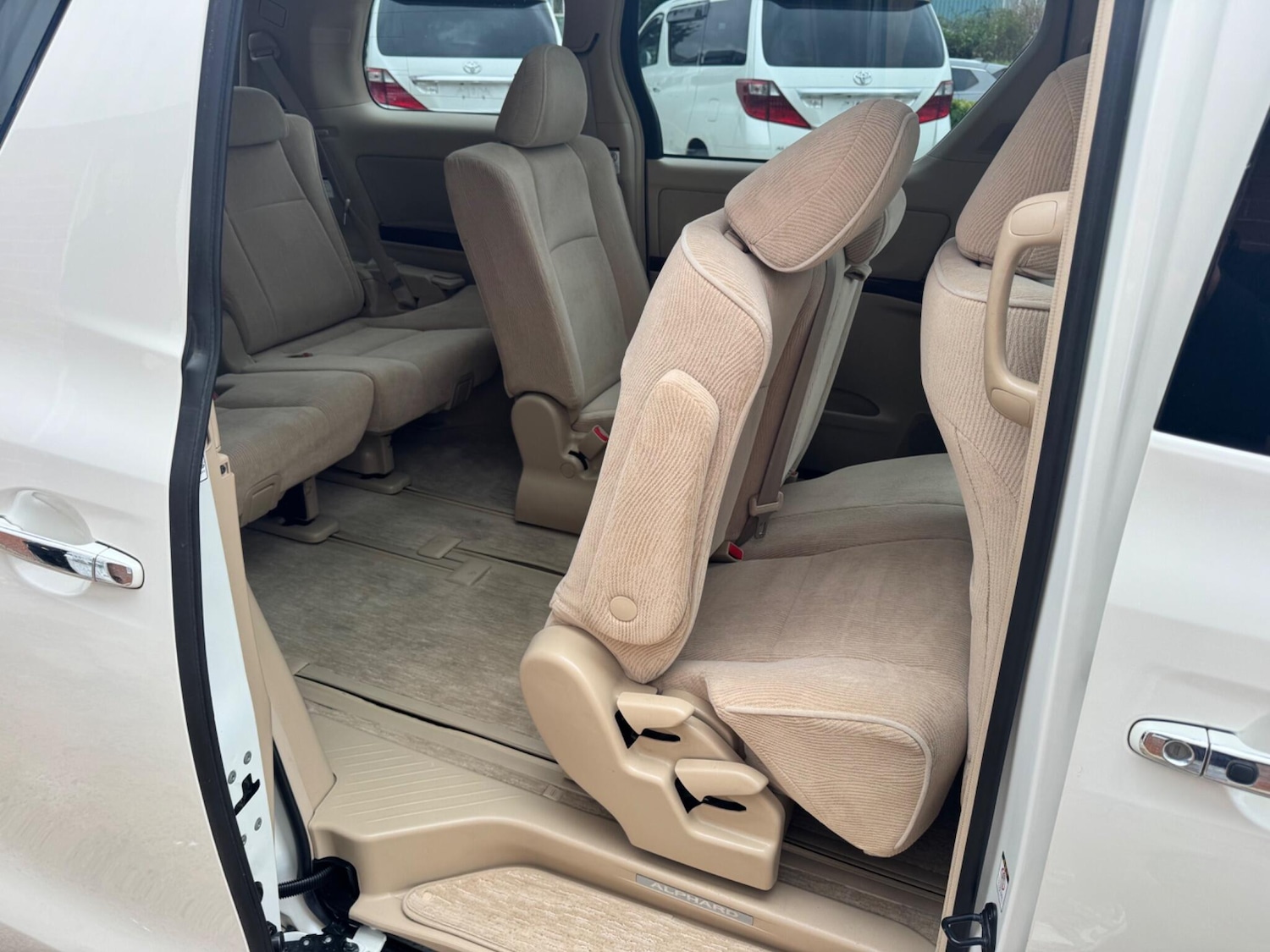 Used Toyota Alphard 2022 for sale - 78128194: Photo 21