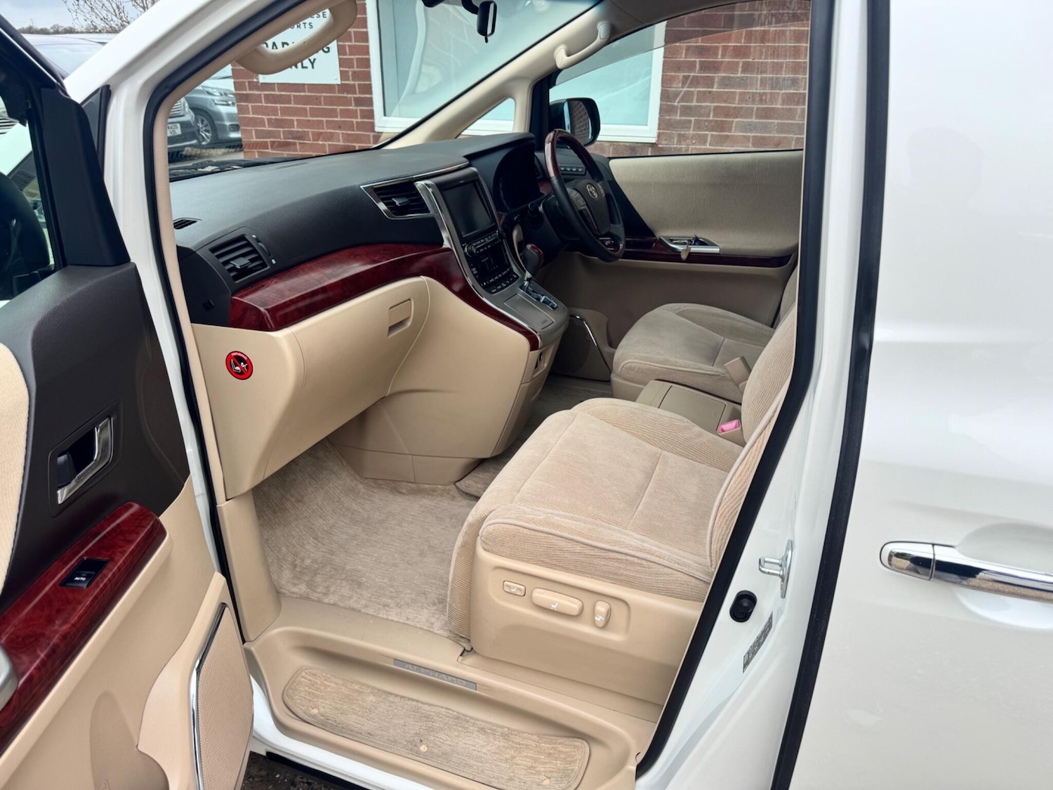 Used Toyota Alphard 2022 for sale - 78128194: Photo 26