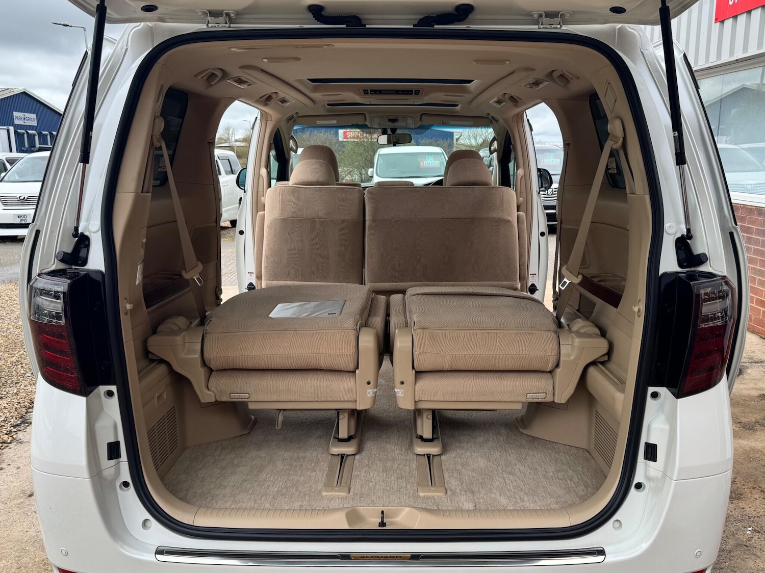 Used Toyota Alphard 2022 for sale - 78128194: Photo 32