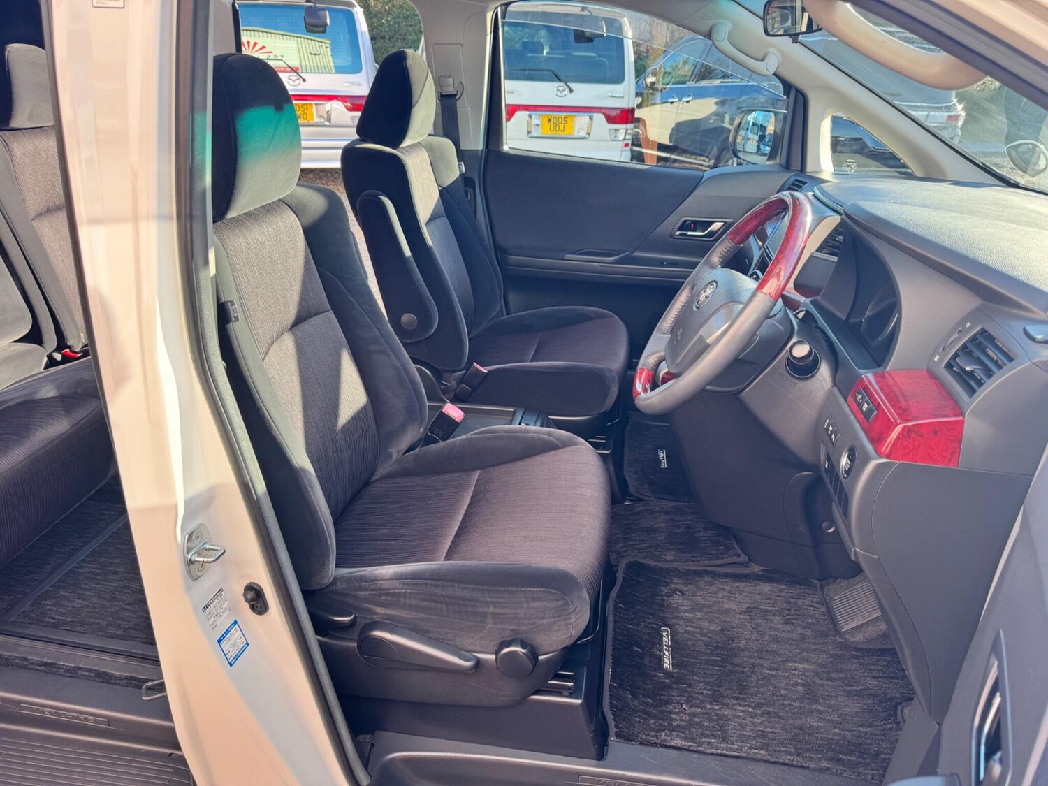 Used Toyota Vellfire for sale - 77934123: Photo 15