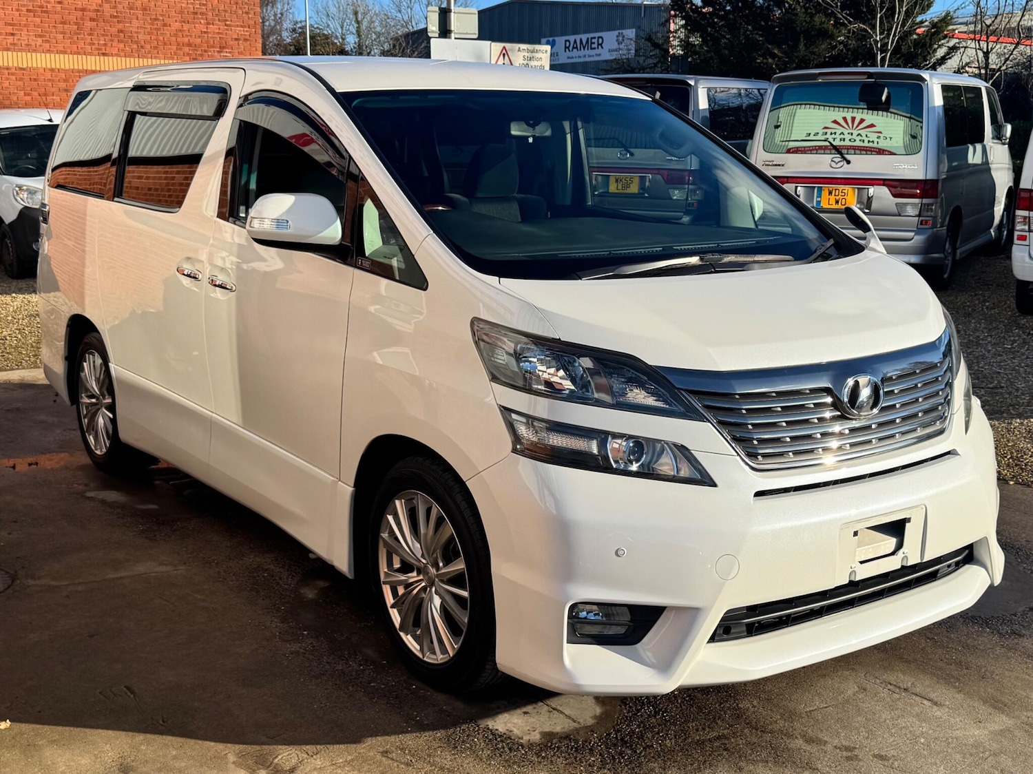 Used Toyota Vellfire for sale - 77934123: Photo 2
