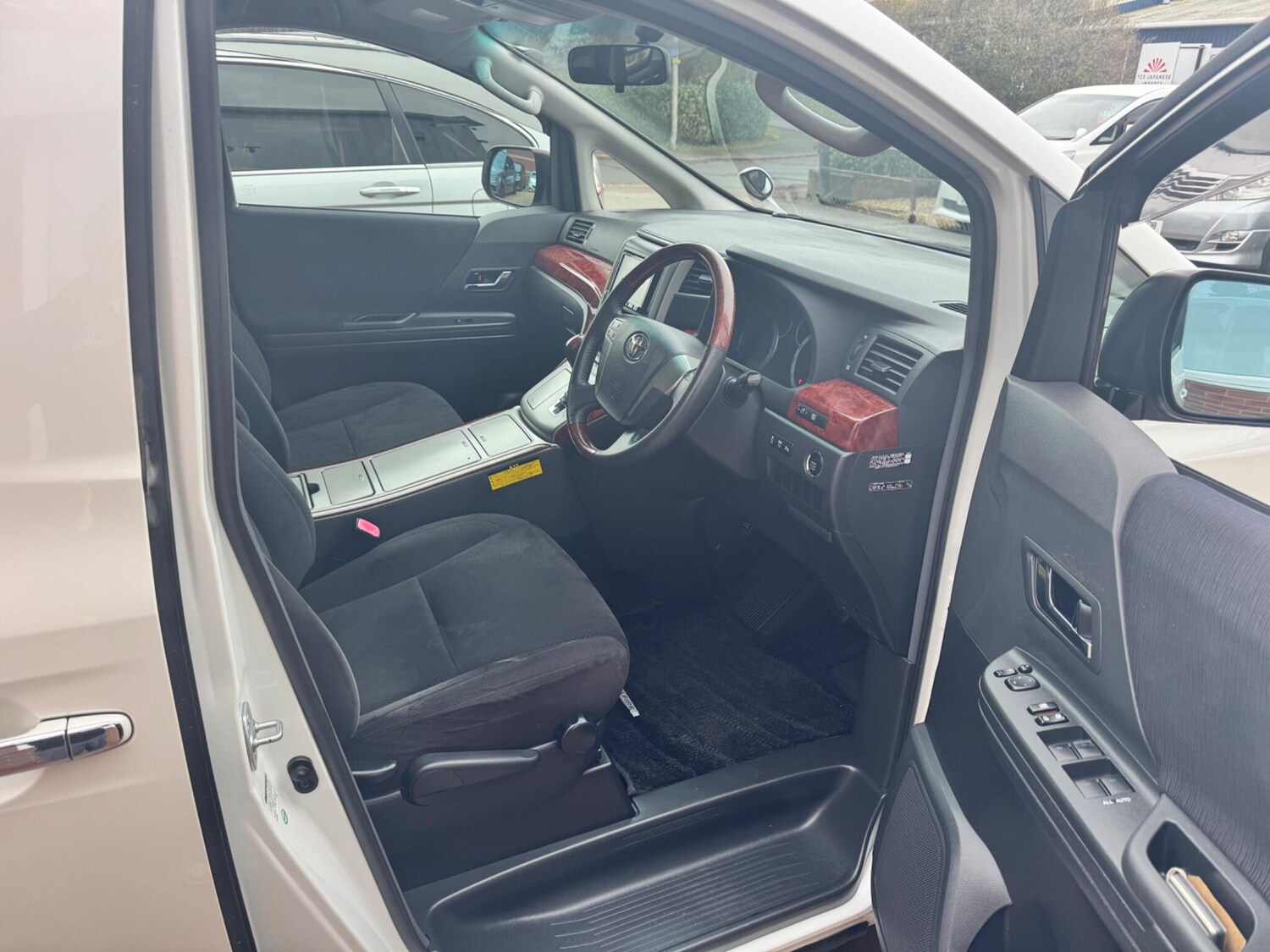 Used Toyota Vellfire for sale - 77934125: Photo 16