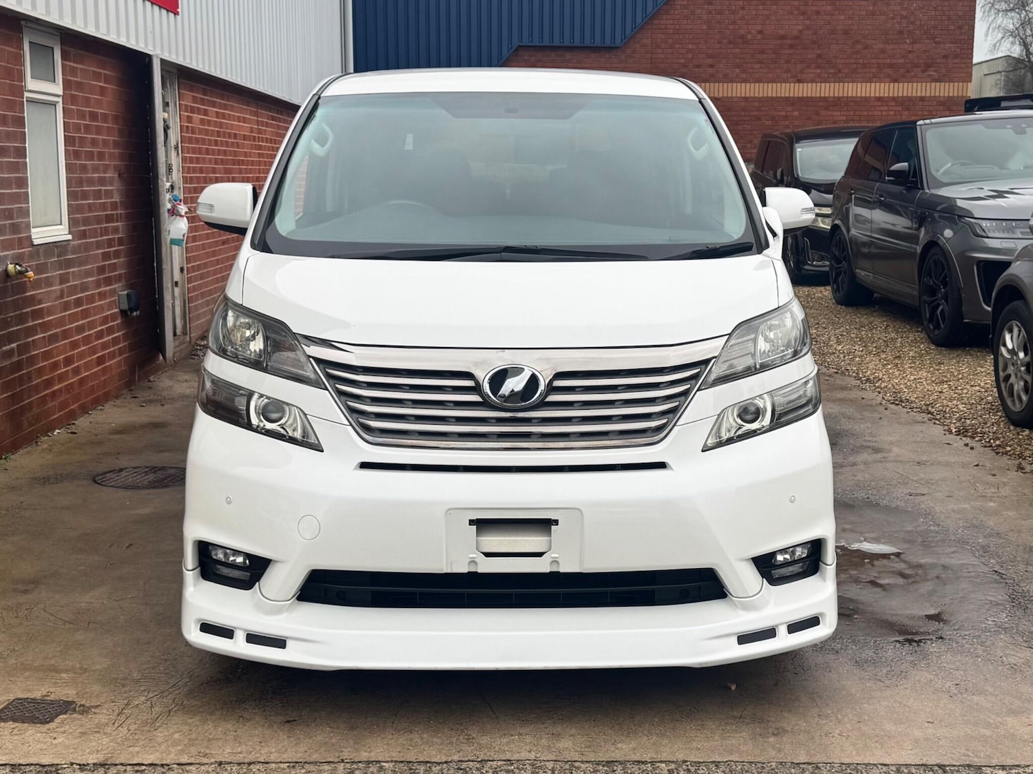 Used Toyota Vellfire for sale - 77934125: Photo 2