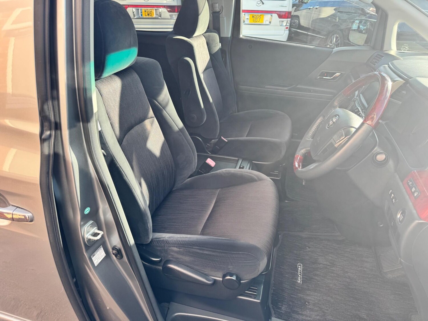 Used Toyota Vellfire for sale - 77934124: Photo 15