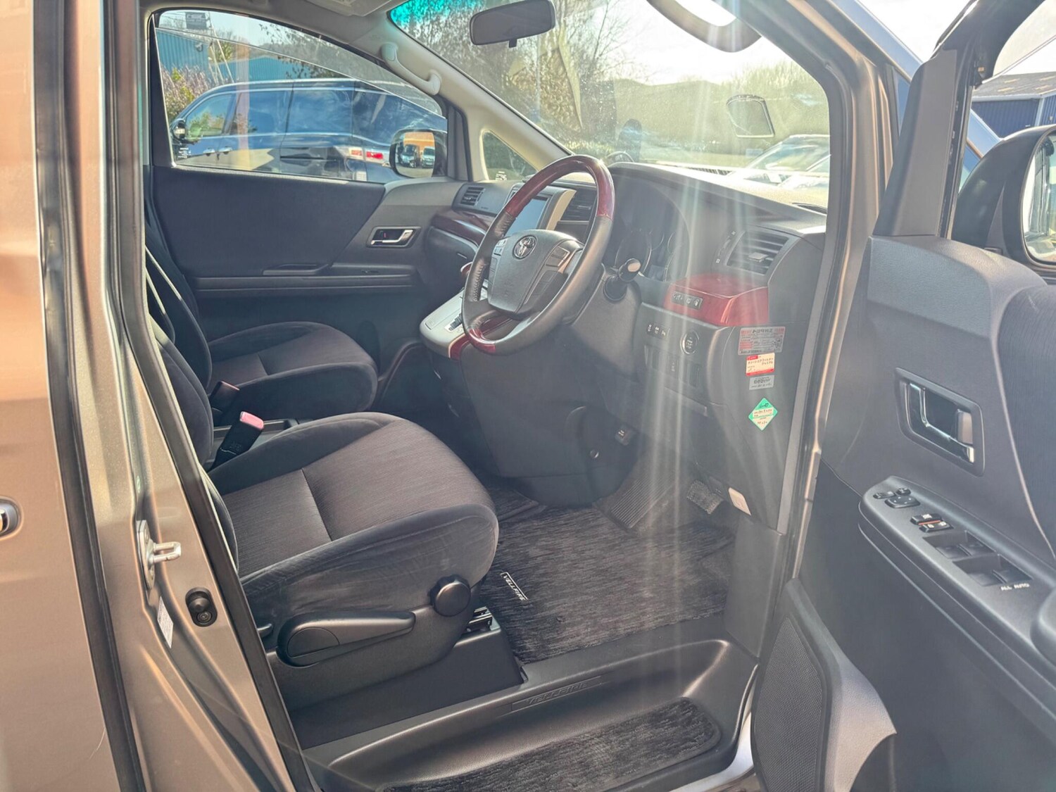 Used Toyota Vellfire for sale - 77934124: Photo 16