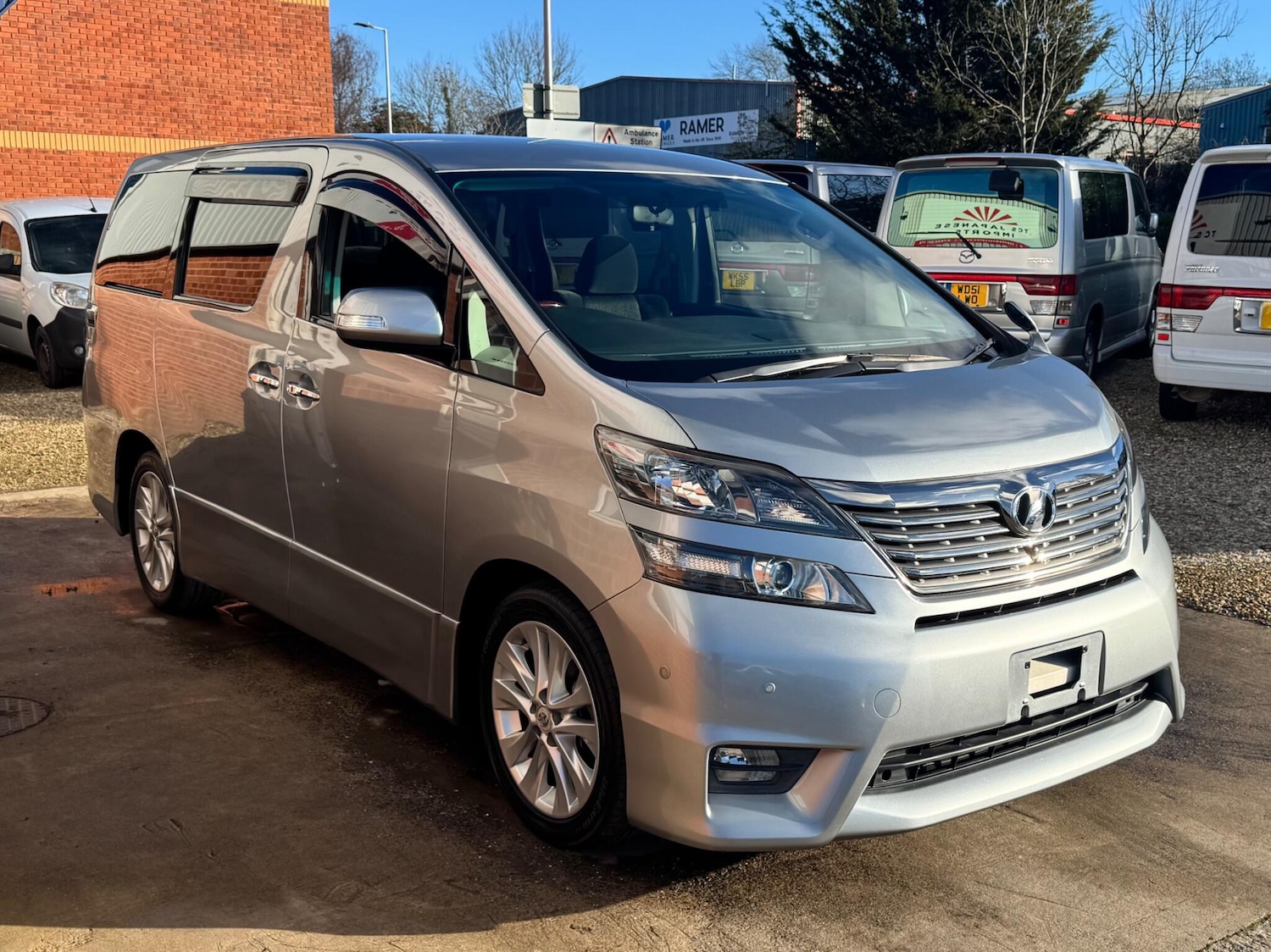 Used Toyota Vellfire for sale - 77934124: Photo 2