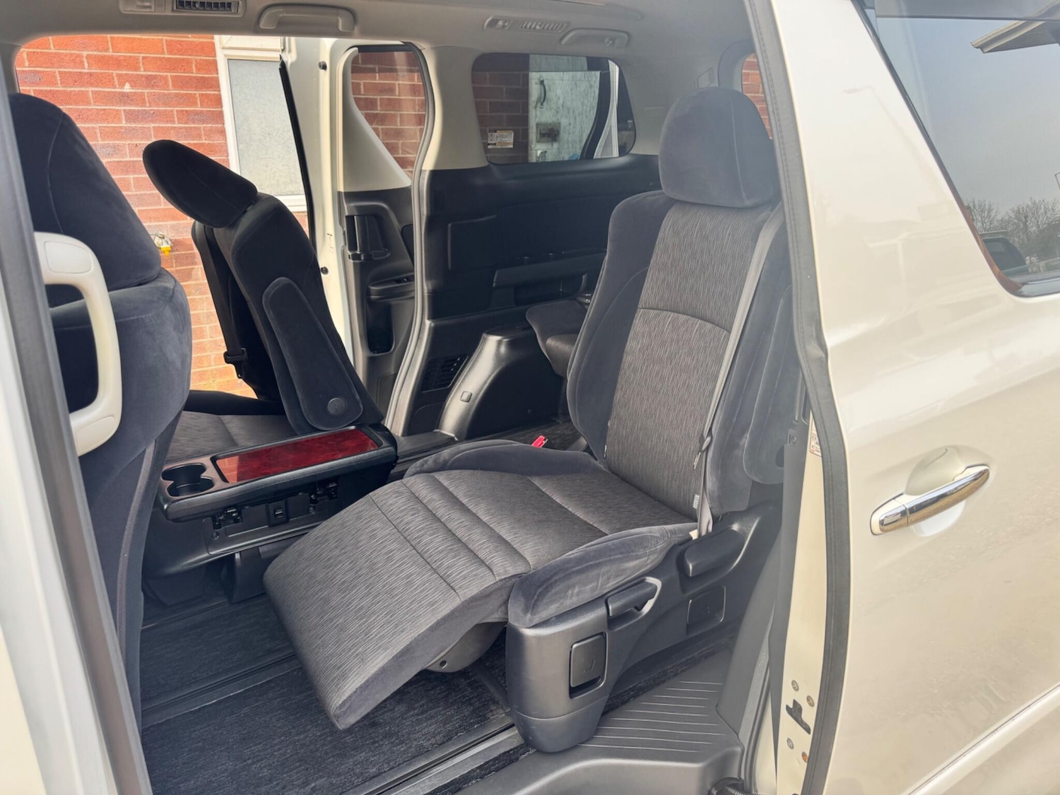 Used Toyota Alphard for sale - 78127901: Photo 24