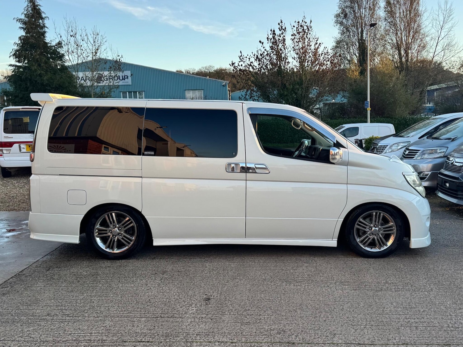 Used Nissan Elgrand 2024 for sale - 76714175: Photo 11